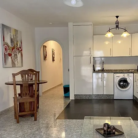 Victoria Court Modern 1 Bed Cristianos Tenerife 아파트